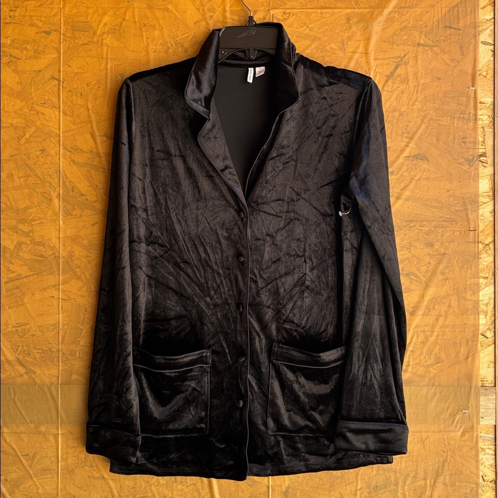 NWT Nordstrom 2-Piece Velour Pajamas in Black 
Size Small